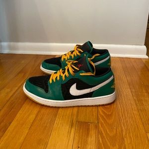 Jordan 1 Low SE ‘Holiday Special’